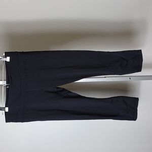 Lululemon Black Crop Capri Leggings, size 8